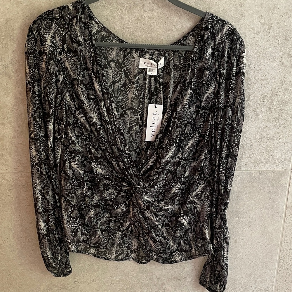 Velvet Women's Gray Snake Print Blouse
